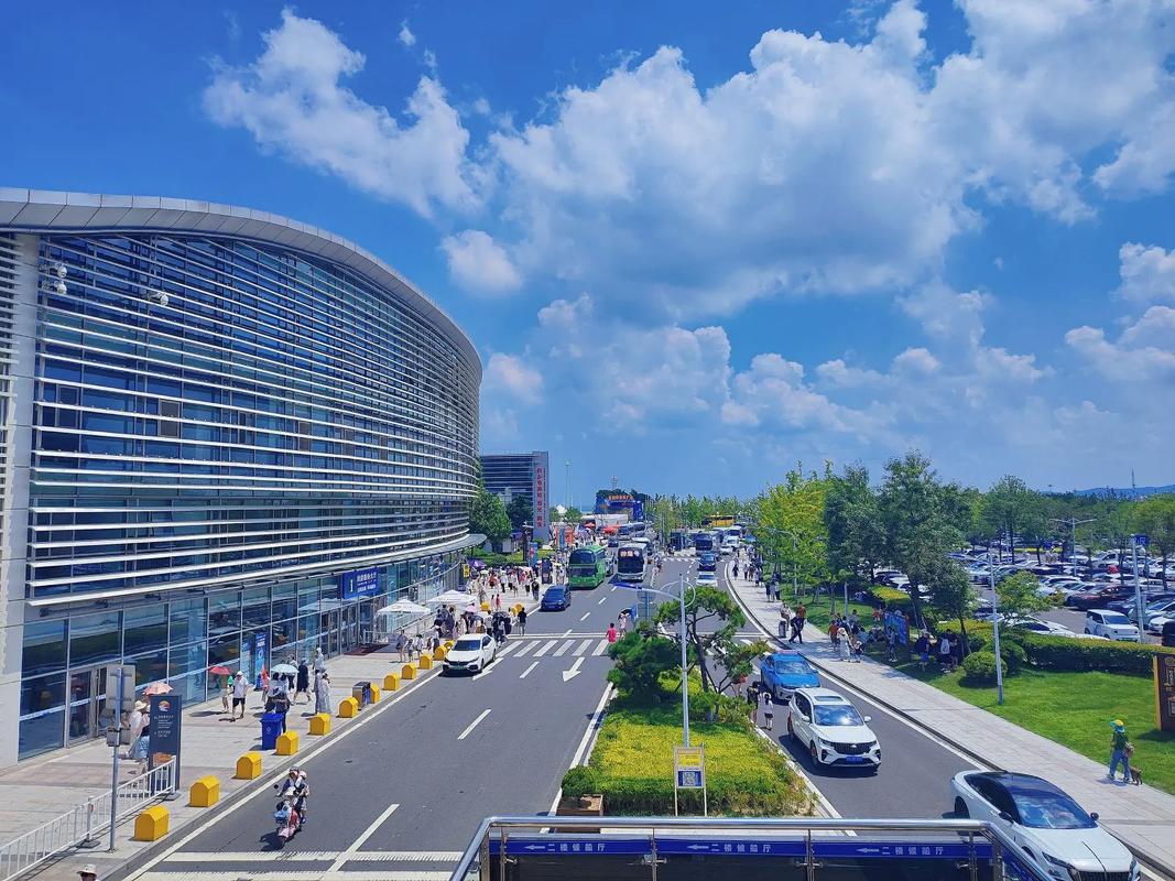 百世快递静安智慧广场有何服务特色？-第3张图片-智迈物流科技网